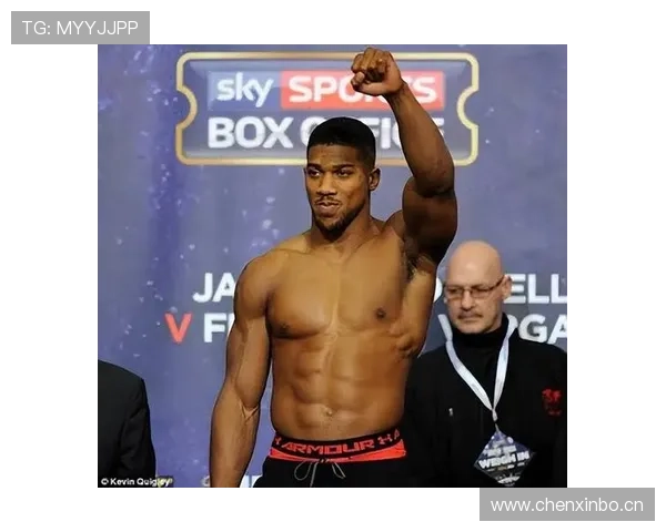 安东尼·约书亚家的冰箱里只放蛋白粉和冰水